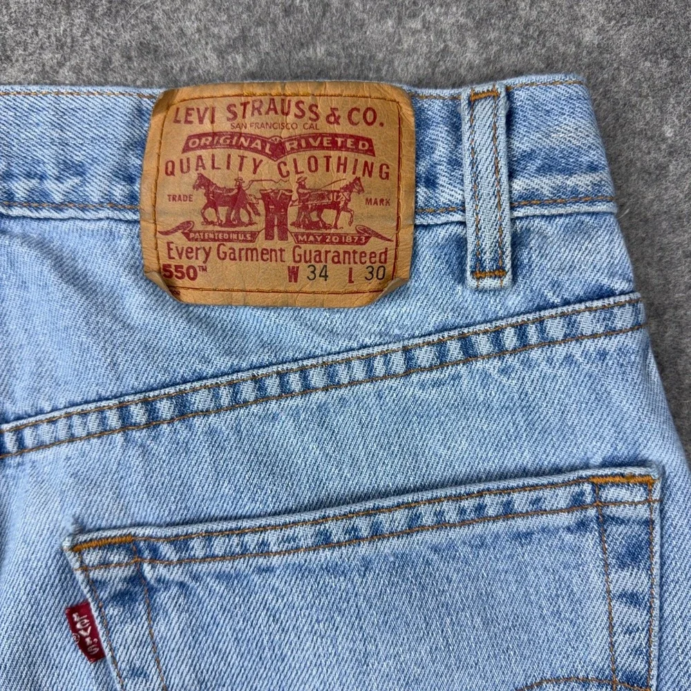 VTG Levi's Jeans Mens 34x30 Light Wash 550 Relaxed Fit‎ Tapered Leg Denim 90s